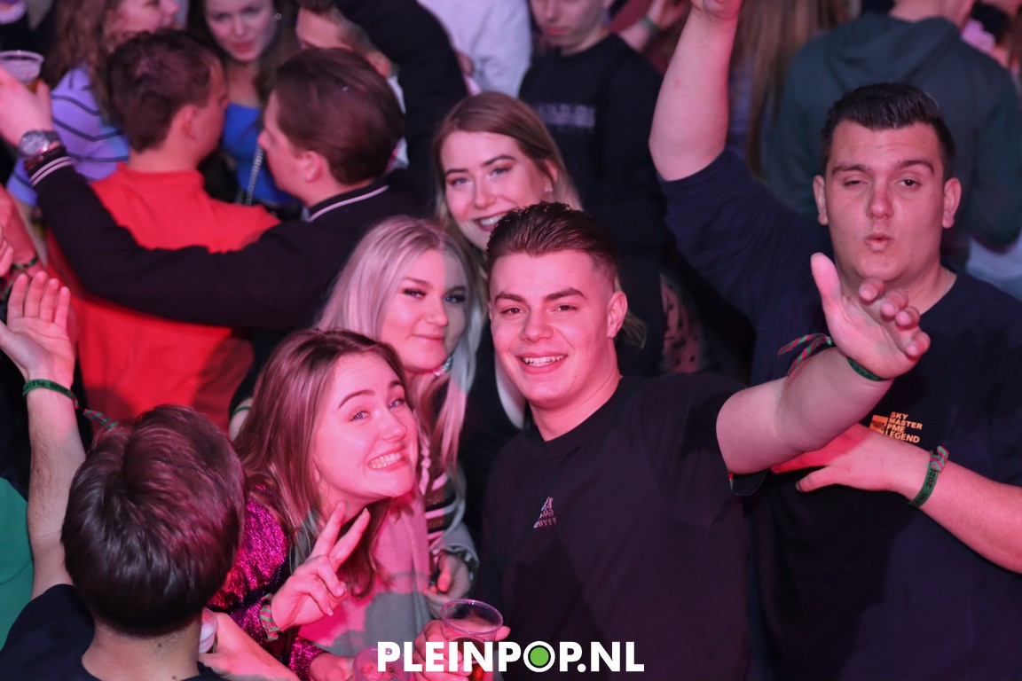 V R I J D A G     (125)